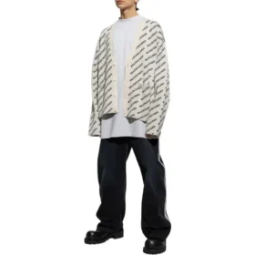 All Over Logo Cardigan “Chalky White Black” 736248T32339054 All Over Logo Cardigan “Chalky White Black” 736248T32339054