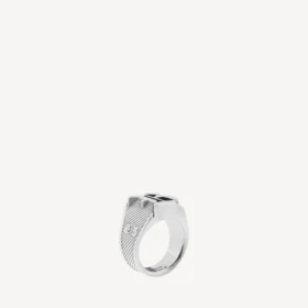 Melrose signet ring in antique silver Melrose signet ring in antique silver