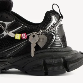 Men’s 3xl sneaker with charms in black/silver