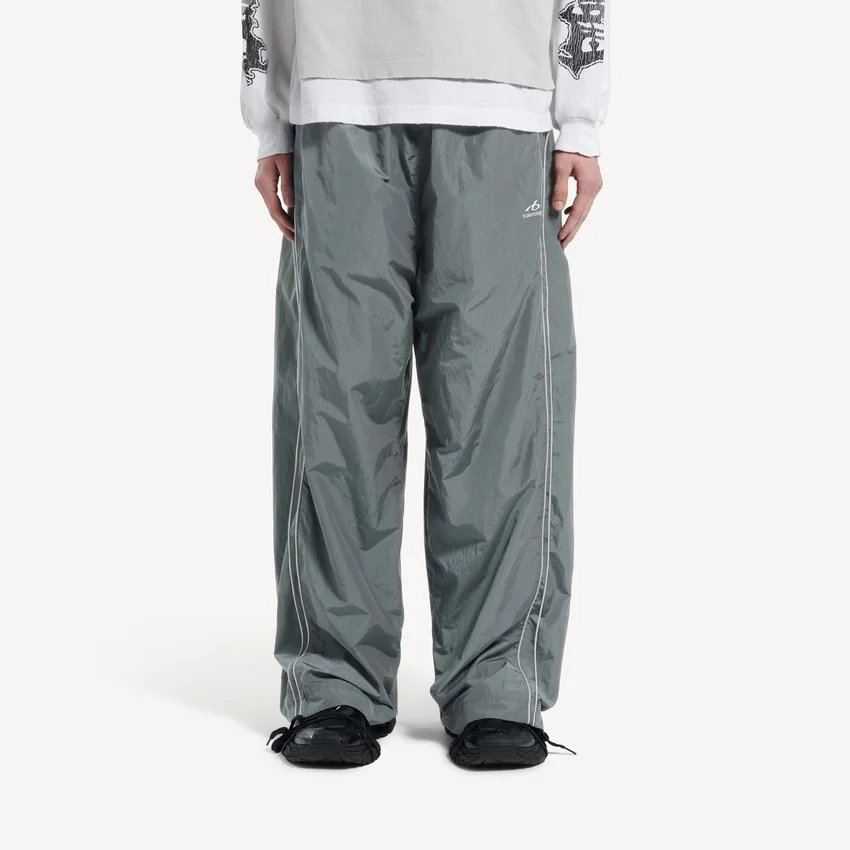 Men’s bodies tracksuit pants in elephant grey Men’s bodies tracksuit pants in elephant grey