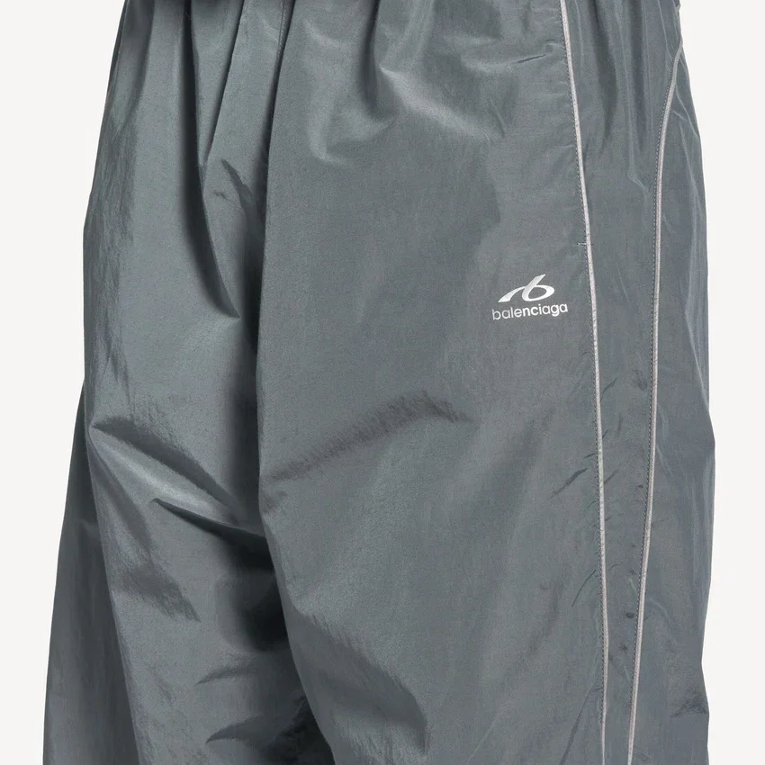 Men’s bodies tracksuit pants in elephant grey Men’s bodies tracksuit pants in elephant grey
