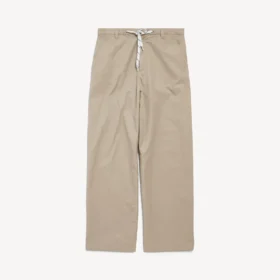 Men’s chino pants in beige