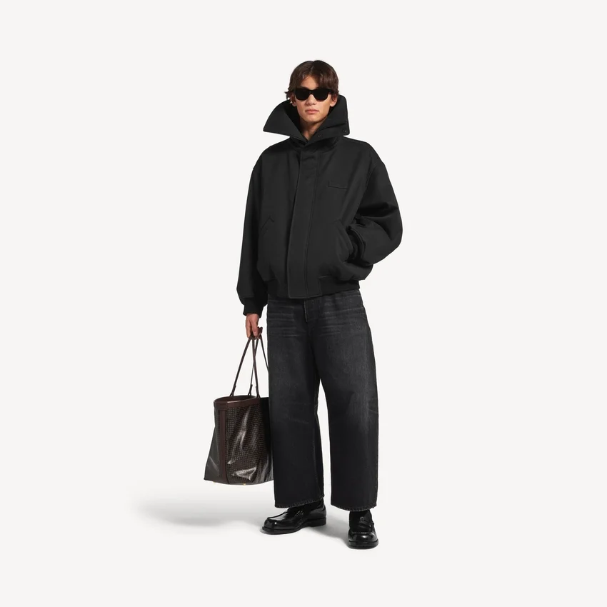 Men’s curved jeans in black Men’s curved jeans in black