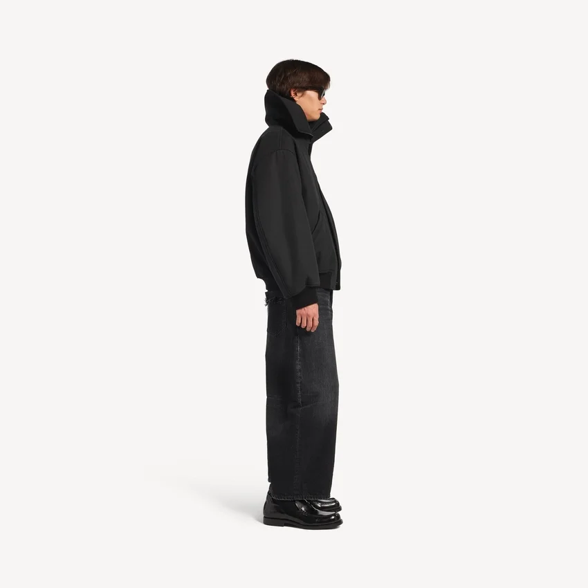 Men’s curved jeans in black Men’s curved jeans in black