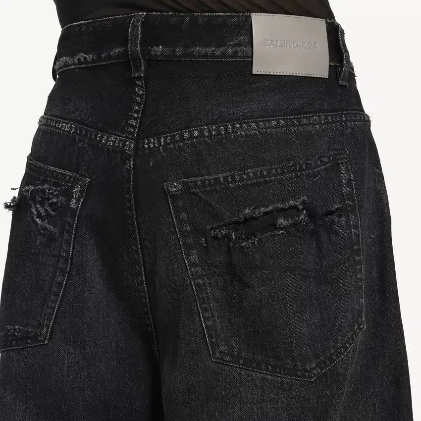 Men’s curved jeans in black Men’s curved jeans in black