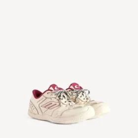 Men’s hamptons medium worn-out sneaker in off white/red