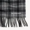Men’s hooded scarf in grey