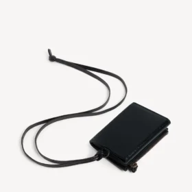 Men’s le city trifold wallet on strap in black