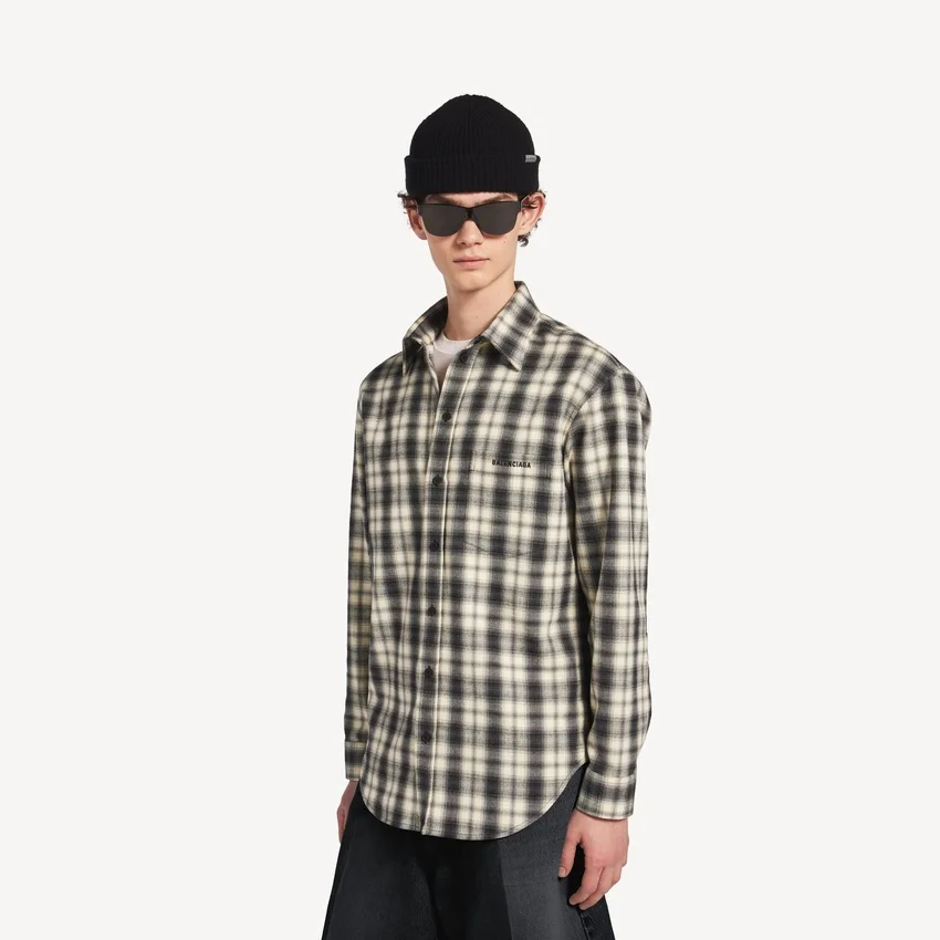 Men’s regular fit shirt in white/black Men’s regular fit shirt in white/black