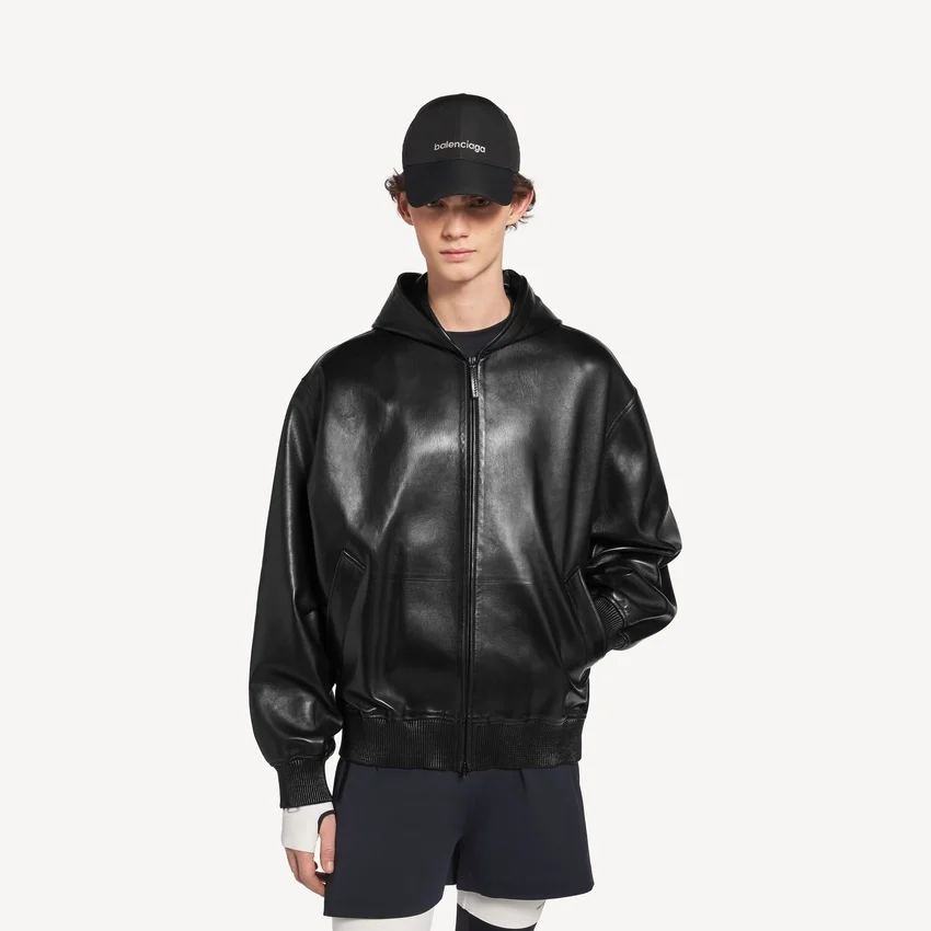 Men’s short hooded coat in black Men’s short hooded coat in black