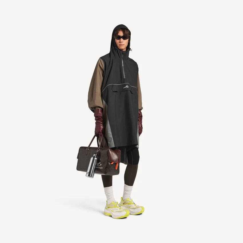 Men’s techwear poncho in black Men’s techwear poncho in black