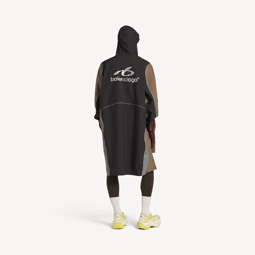Men’s techwear poncho in black Men’s techwear poncho in black