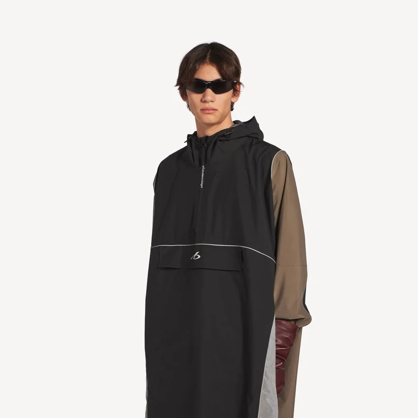 Men’s techwear poncho in black Men’s techwear poncho in black