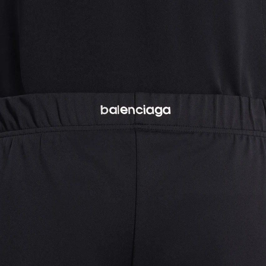 Men’s techwear shorts in navy/white Men’s techwear shorts in navy/white