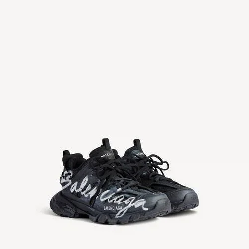 Men’s track signature sneaker in black/white Men’s track signature sneaker in black/white