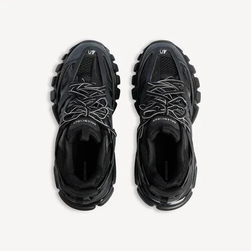 Men’s track sneaker in black Men’s track sneaker in black