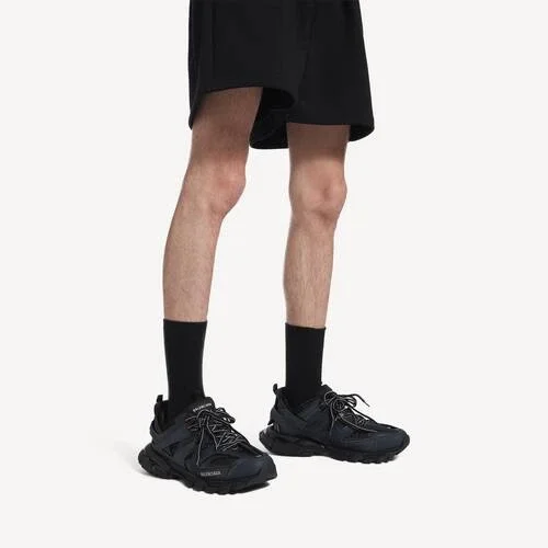 Men’s track sneaker in black Men’s track sneaker in black