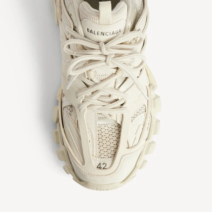Men’s track sneaker in white Men’s track sneaker in white