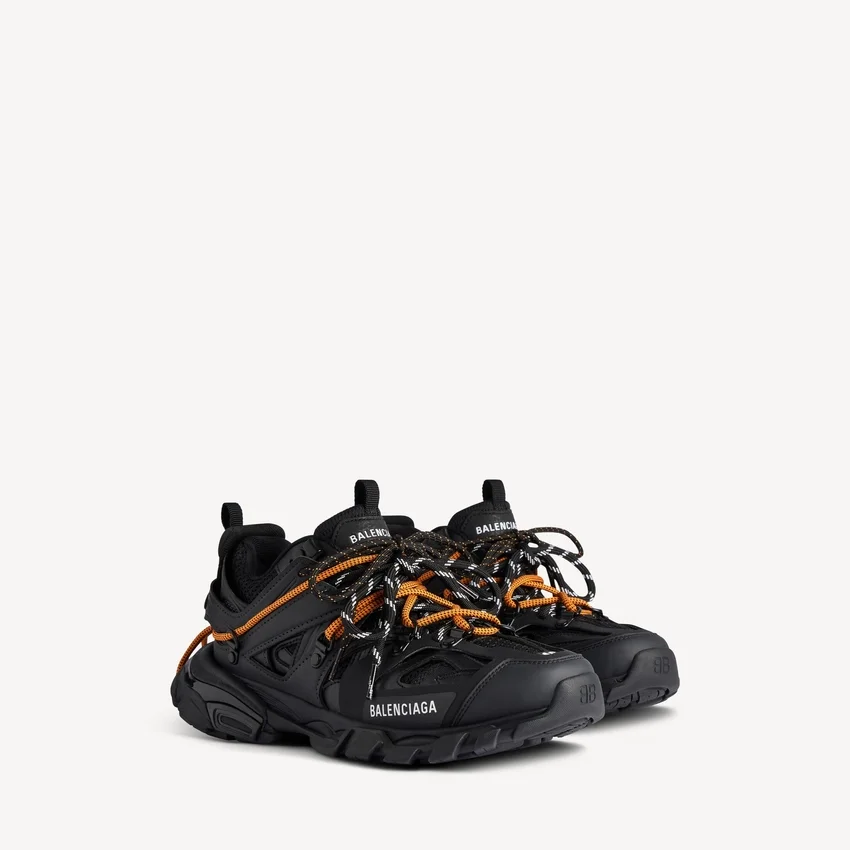 Men’s track trail laces sneaker in black/orange Men’s track trail laces sneaker in black/orange