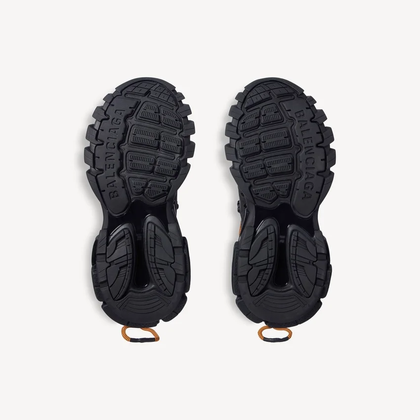 Men’s track trail laces sneaker in black/orange Men’s track trail laces sneaker in black/orange