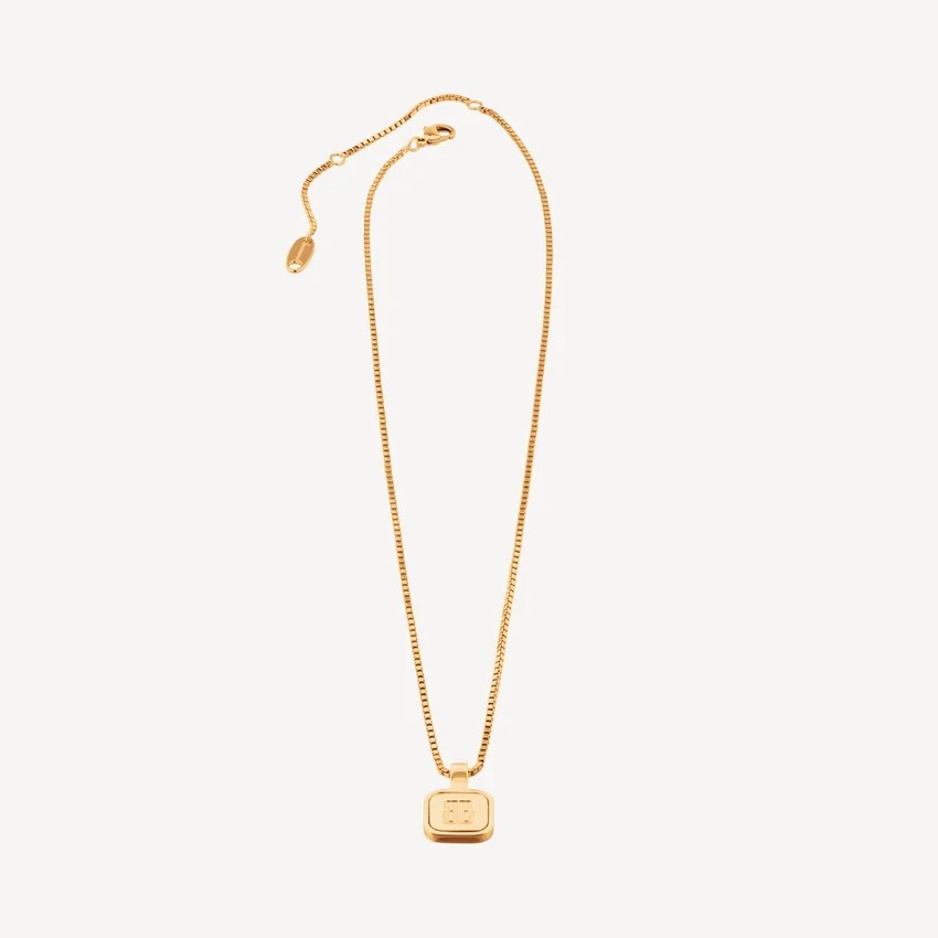 Nano square long necklace in gold Nano square long necklace in gold