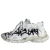 Runner Graffiti “White” 677402W3RBQ9010