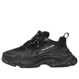 Triple S “Distressed Black” 531388W09O11000
