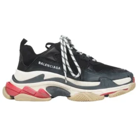 Triple S Sneaker “Black Red” 524037W09O11000