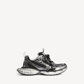 Women’s 3xl sneaker in black/silver