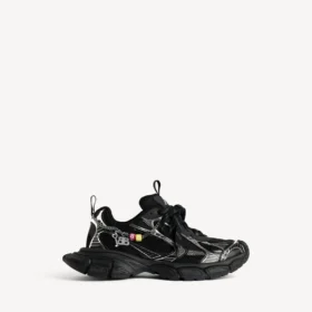 Women’s 3xl sneaker with charms in black/silver