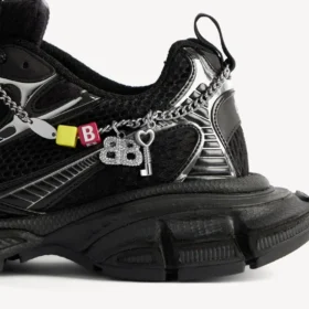 Women’s 3xl sneaker with charms in black/silver