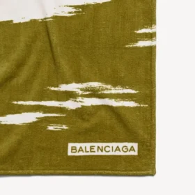 Women’s brush scratch beach towel in khaki Women’s brush scratch beach towel in khaki