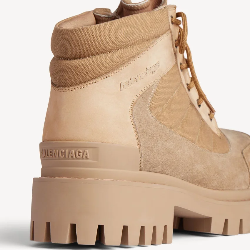 Women’s combat strike low boot in sand Women’s combat strike low boot in sand