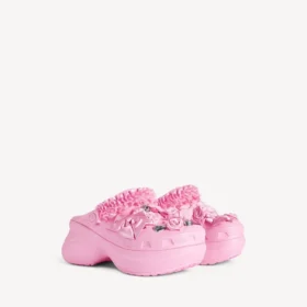 Women’s crocs™ mule jibbitz™ in light pink Women’s crocs™ mule jibbitz™ in light pink