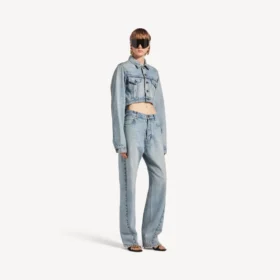 Women’s cropped curved jacket in bleach light bleu