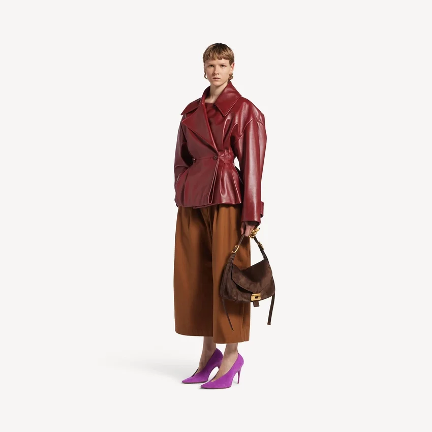 Women’s folded short trench in burgundy Women’s folded short trench in burgundy