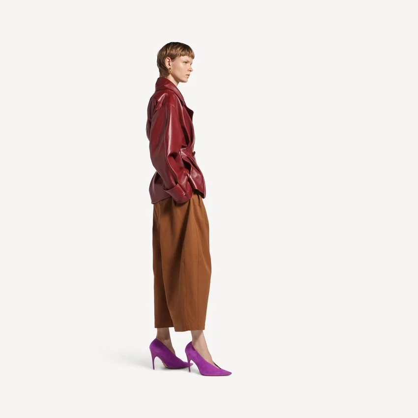Women’s folded short trench in burgundy Women’s folded short trench in burgundy