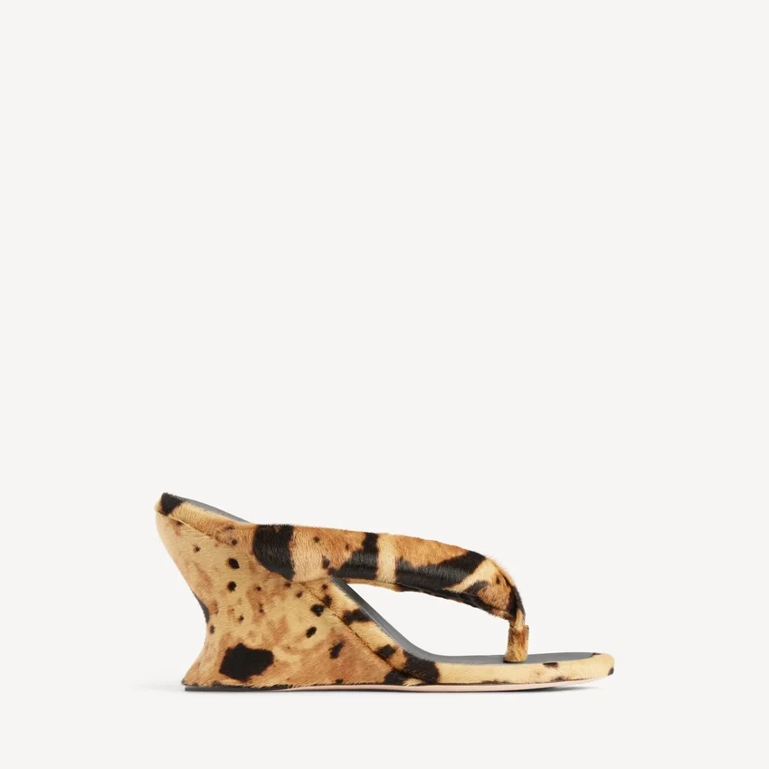 Women’s gaeta wedge thong in leopard Women’s gaeta wedge thong in leopard