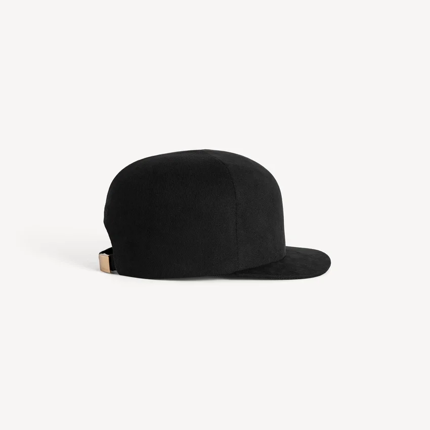 Women’s hat in black Women’s hat in black