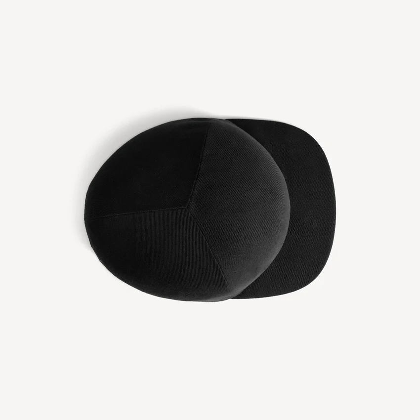Women’s hat in black Women’s hat in black