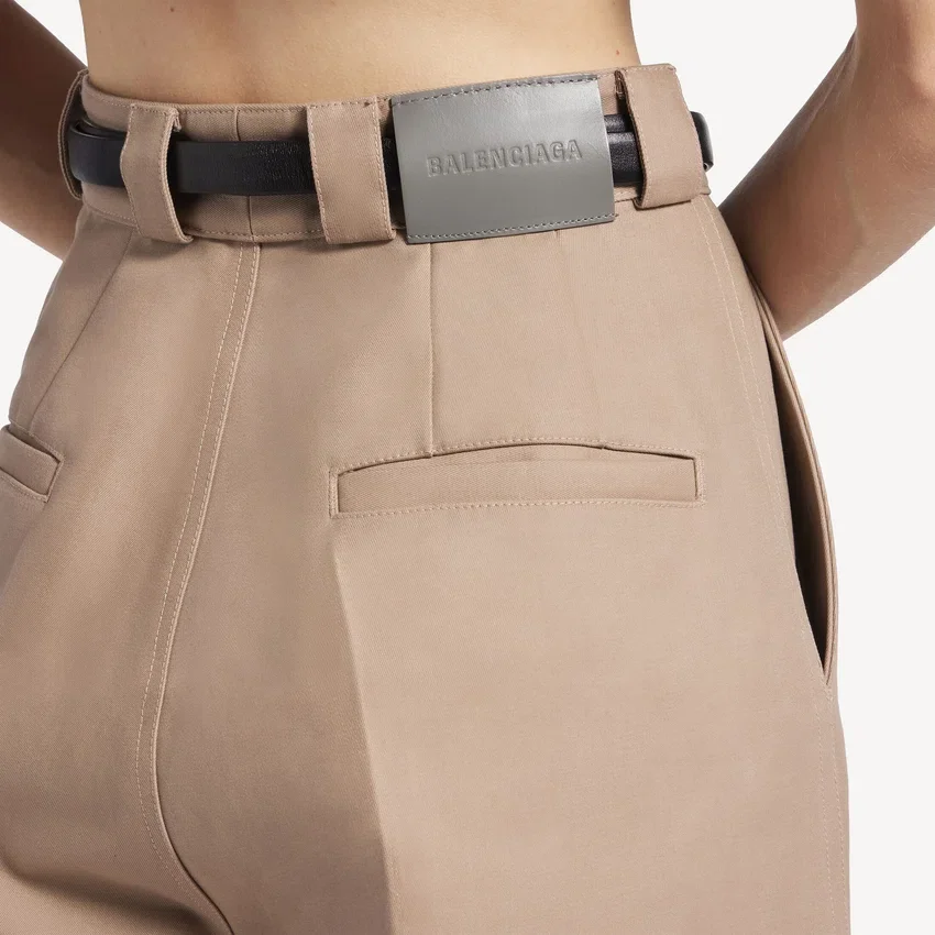 Women’s high-waist pants in dune Women’s high-waist pants in dune