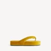 Women’s jet lag thong in mustard Women’s jet lag thong in mustard
