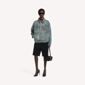 Women’s kick denim jacket in dirty vintage blue