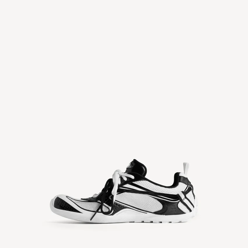 Women’s radar sneaker in white/black Women’s radar sneaker in white/black