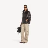 Women’s relaxed cargo pants in beige Women’s relaxed cargo pants in beige