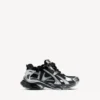 Men’s runner sneaker in black/silver Men’s runner sneaker in black/silver