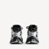 Men’s runner sneaker in black/silver Men’s runner sneaker in black/silver