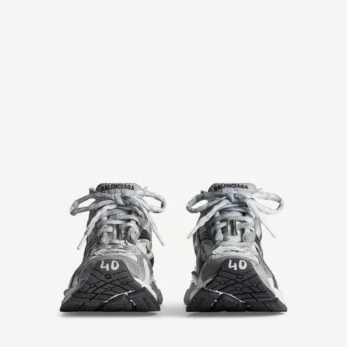 Men’s runner sneaker in grey/white/black Men’s runner sneaker in grey/white/black