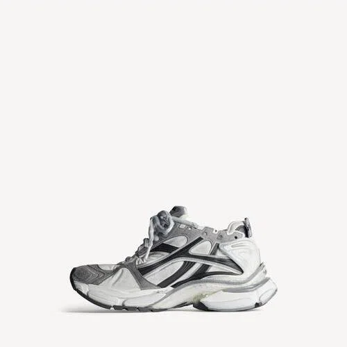 Men’s runner sneaker in grey/white/black Men’s runner sneaker in grey/white/black