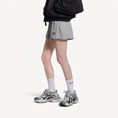 Women’s runner sneaker in grey Women’s runner sneaker in grey